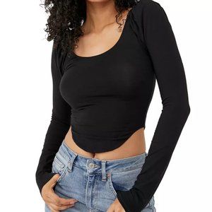 Free People fitted top Its cropped fit and lace-up back, Black Small (NW…